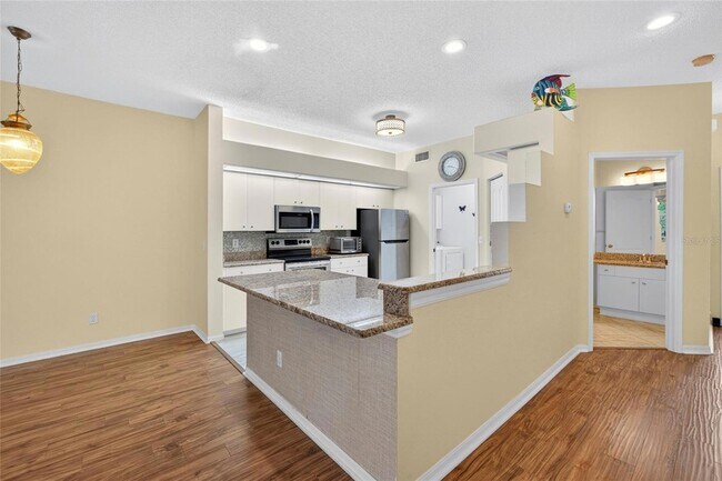 Foto del edificio - 245 Hemingway Dr