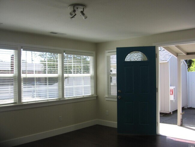 Foto del edificio - 1324 Community Dr