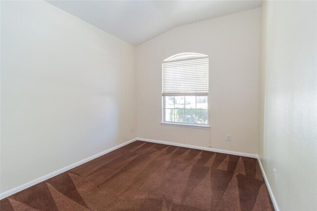 Building Photo - 17115 Sperry Landing Dr