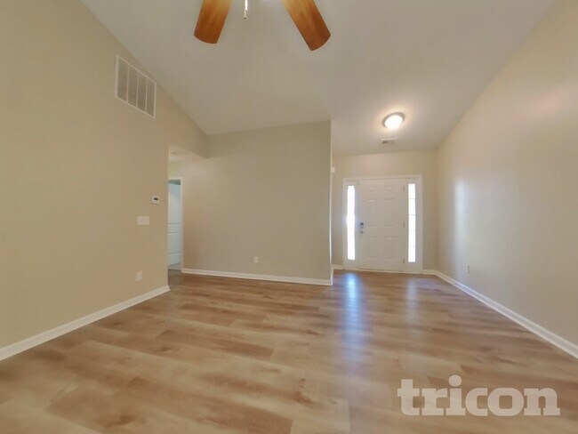 Foto del edificio - 652 Amberwood Dr