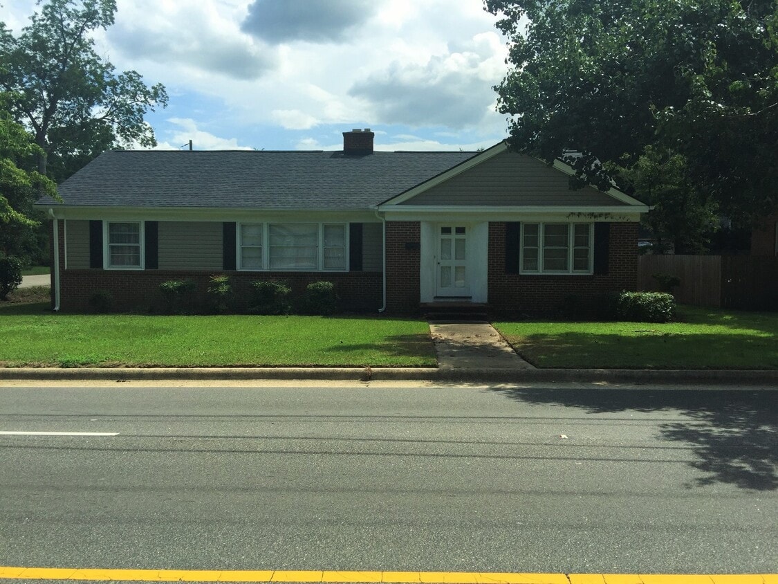 2001 House Rental in Fayetteville, NC