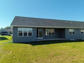 Building Photo - 449-451 Longwood Ln