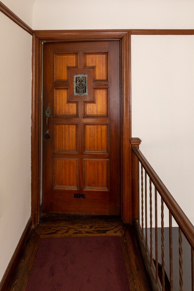 Entry - 3950 Mission St