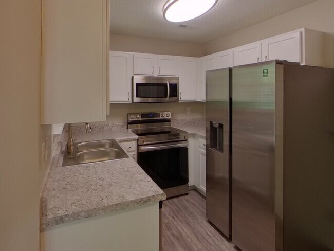 Building Photo - NOW AVAILABLE!- 5540 Stone Bluff Ct, Charl...