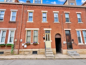 Building Photo - 153-43rd 1/2 43rd 1/2 St