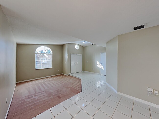 Building Photo - 14237 SW 25th Ter