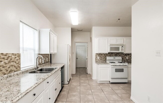 Foto del edificio - 3215 Sapphire Star Dr