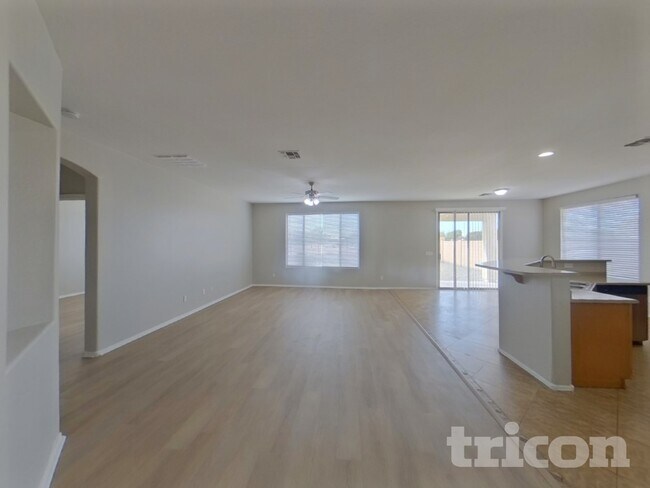 Building Photo - 6624 S 45th Glen