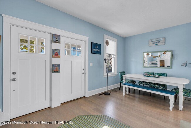 Building Photo - 801 Beach Ave