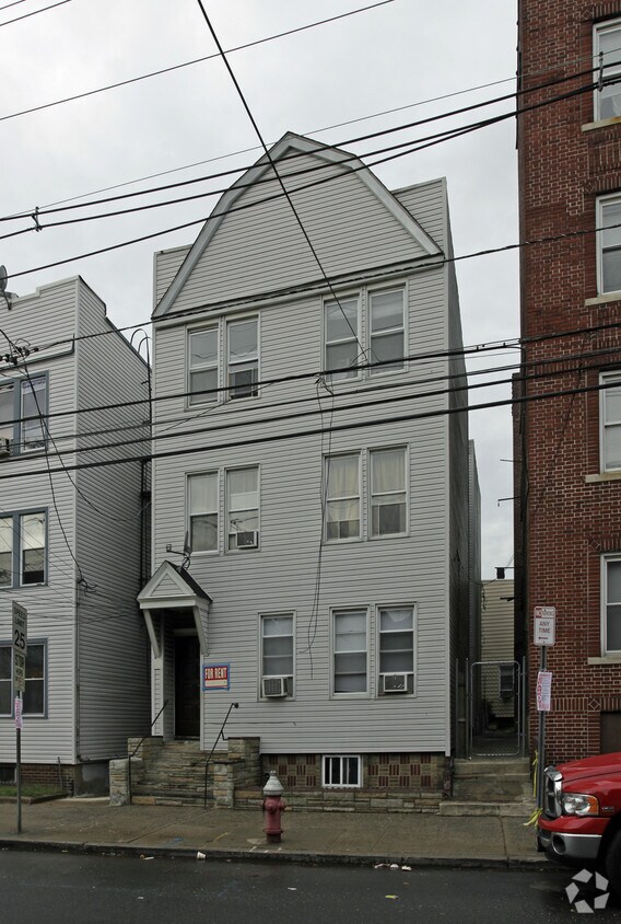 Building Photo - 183 Garfield Ave