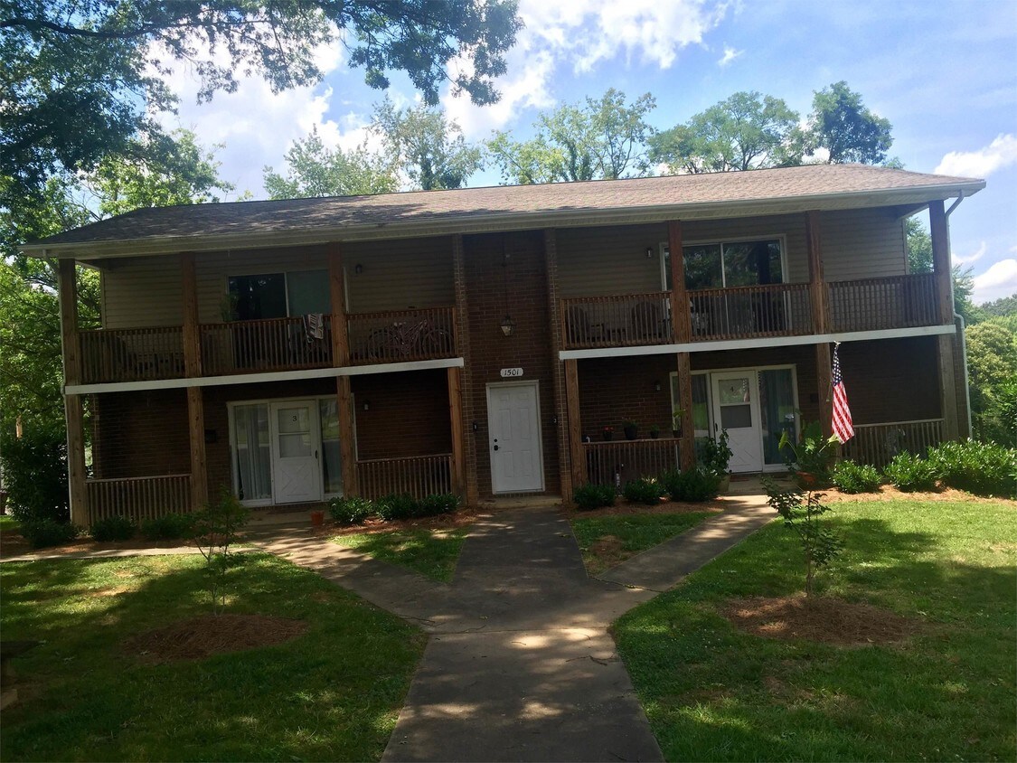 Primary Photo - 1501 E Holston Ave