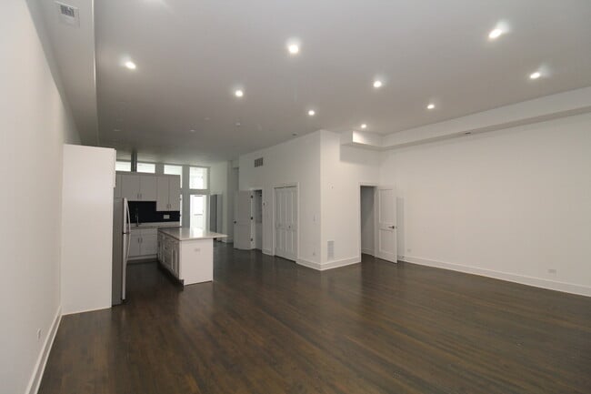 Building Photo - 1474 N Milwaukee Ave