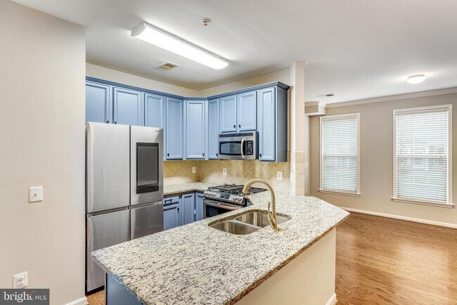 Foto del edificio - 19320 Diamond Lake Dr