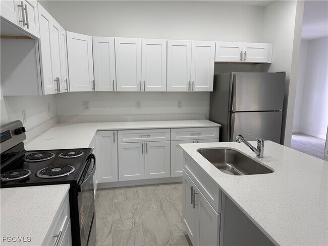 Foto del edificio - 106 Moore Ave