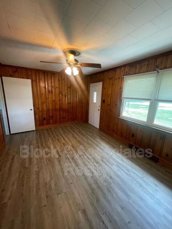 Foto del edificio - 1452 Cox Brothers Rd