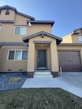 Building Photo - 5282 Western Wy