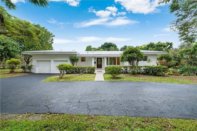 Foto del edificio - 12535 Moss Ranch Rd