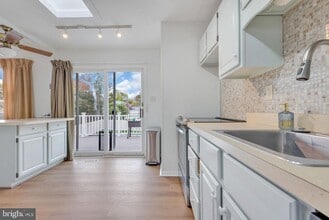 Building Photo - 852 Birchwood Ct Building Photo - 852 Birchwood Ct