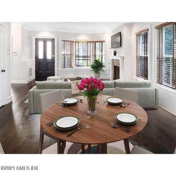 Foto del edificio - 282 Bruce Park Ave