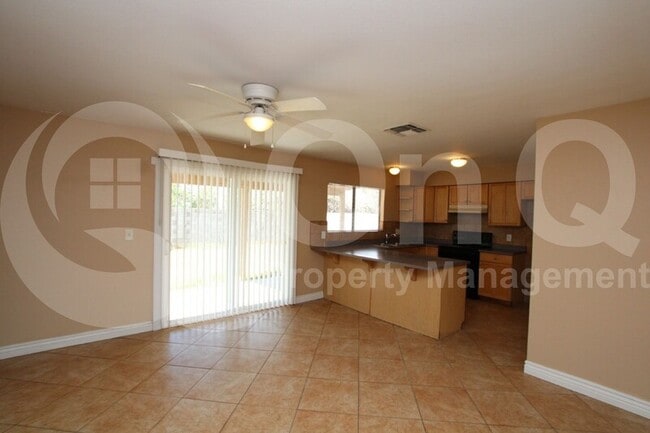 Building Photo - 5644 S 44th Pl