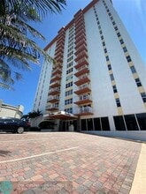 Building Photo - 3000 E Sunrise Blvd