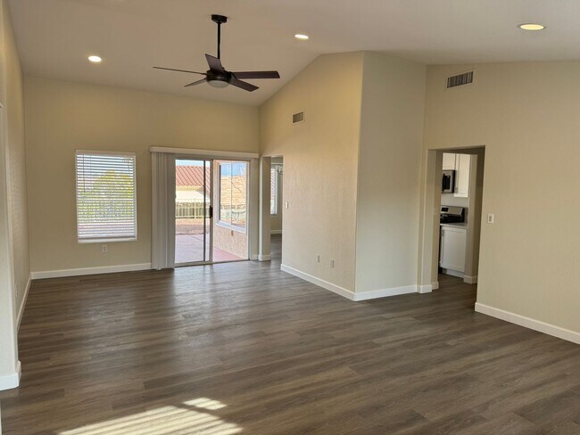 Foto del edificio - Sun City Summerlin 55+. Single Story. All ...