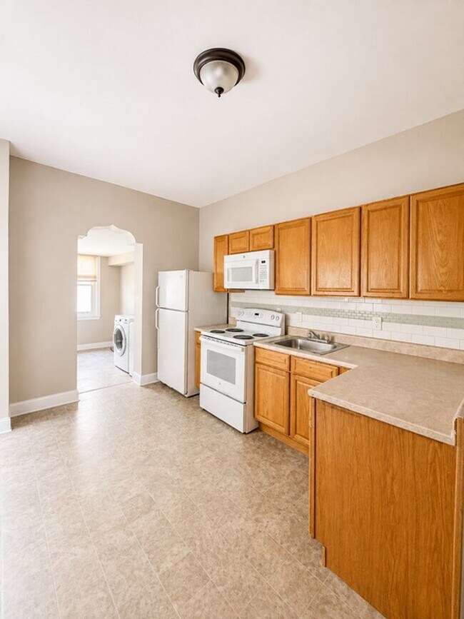 Building Photo - Updated 3-Bedroom Harrowgate Rental with Central Air & In-Home Laundry
