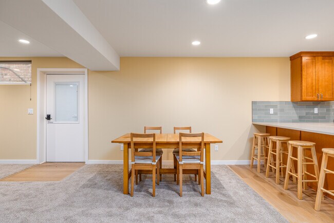 Foto del edificio - 2009 Davison Ave