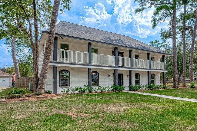 Building Photo - 1011 Klamath Ln