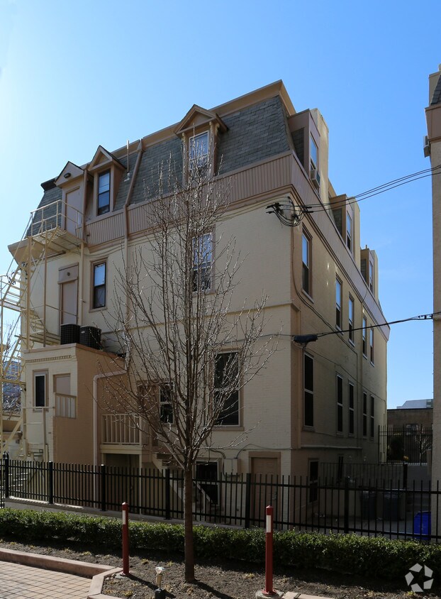 Building Photo - 4103 Walnut St