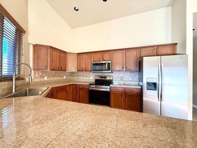 Foto del edificio - Spacious 4 Bed / 3 Bath Two-Story Home Near Downtown Prescott with Stunning Views