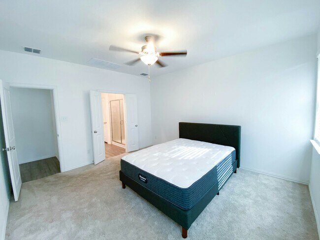 Foto del edificio - 11452 White River Dr
