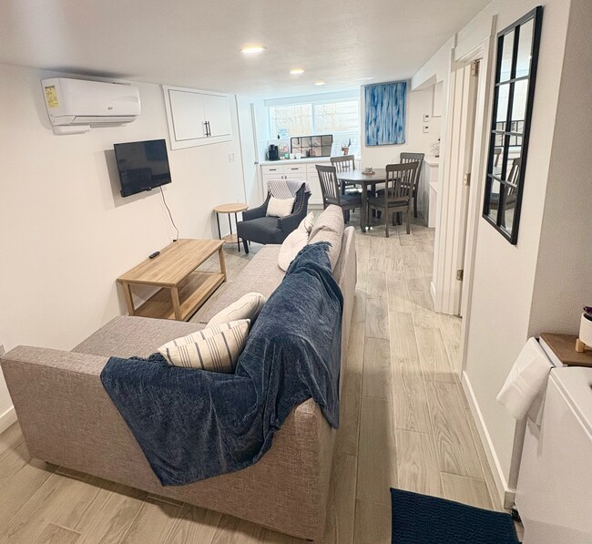 Foto del edificio - 3805 E 11th St