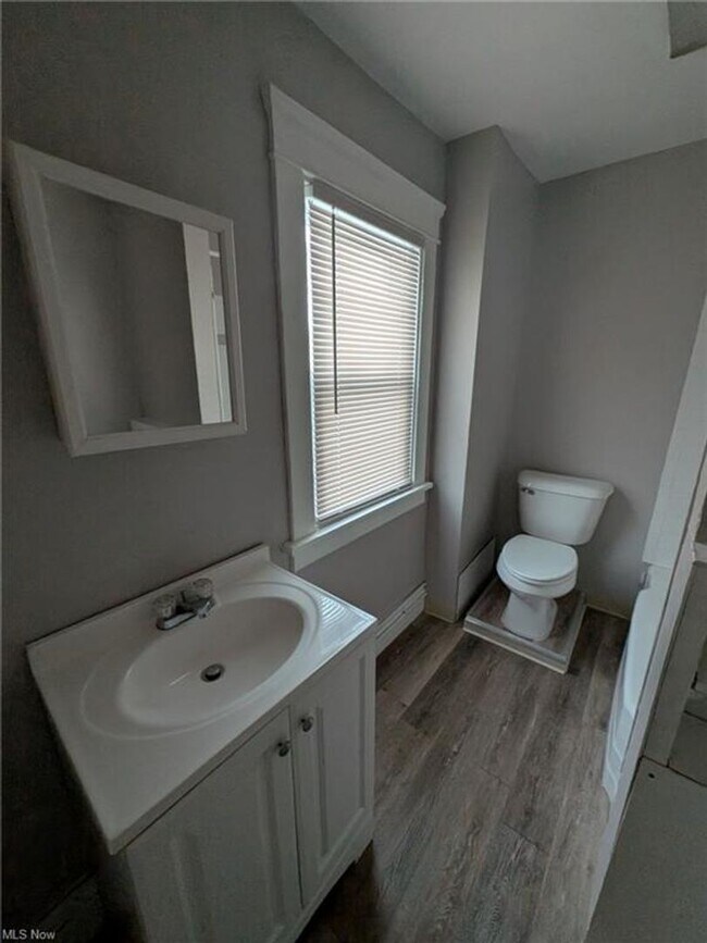 Foto del edificio - 1733 Robindale St