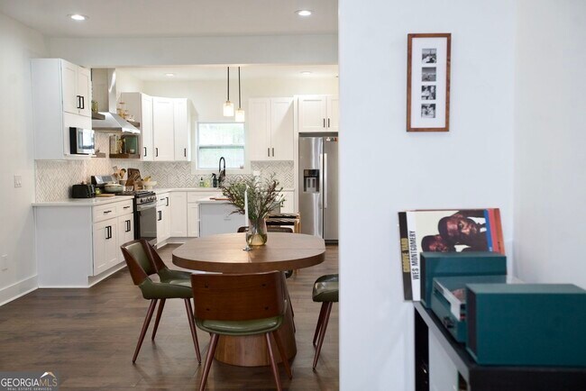 Building Photo - 1718 Line St