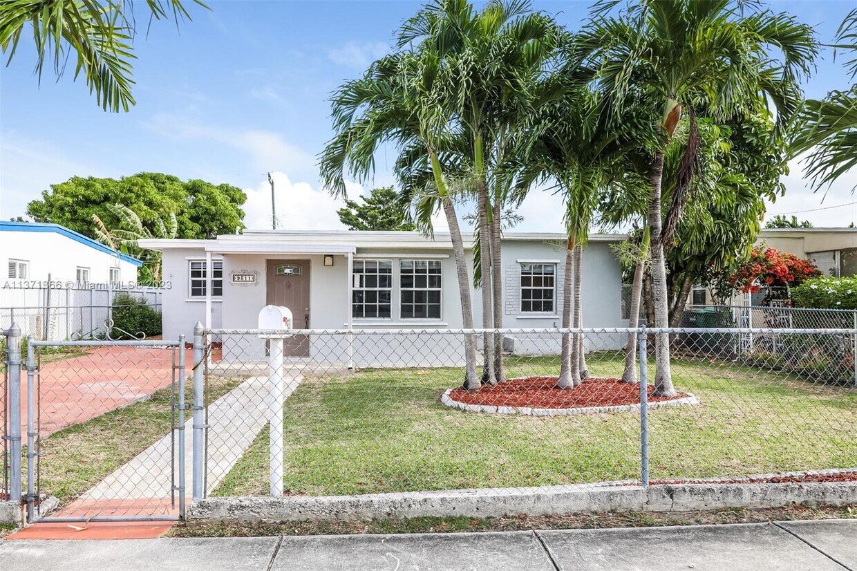 9311 SW 38th St, Miami, FL 33165 House Rental in Miami, FL