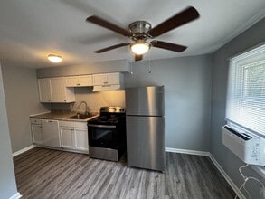 Building Photo - 2085 Cosmos Dr