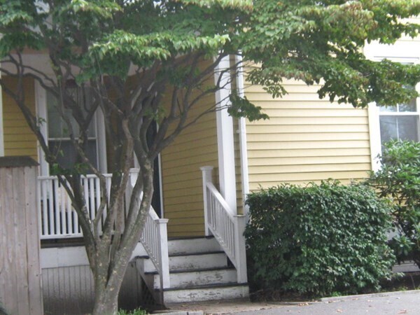 Foto del edificio - 137 Pleasant St