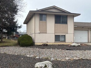 Building Photo - 1213 N Burns Rd