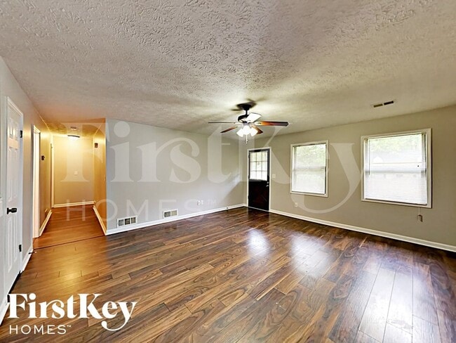 Foto del edificio - 1793 Merry Oak Rd SW