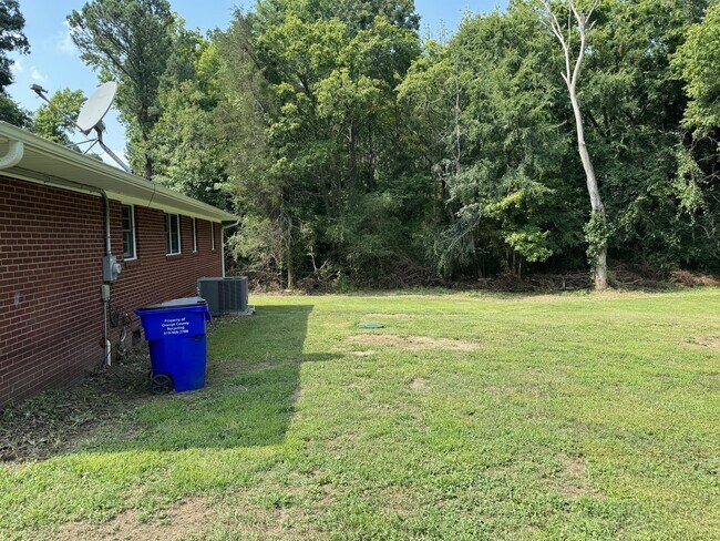 Building Photo - 2302 Chestnut Ridge Church Rd