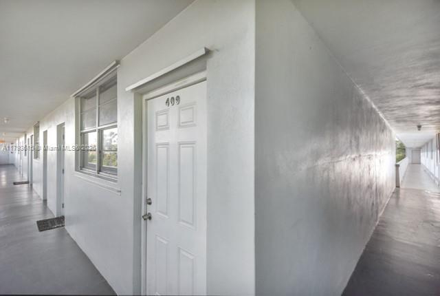 Building Photo - 1515 NE 125th Terrace