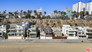 Building Photo - 1362 Palisades Beach Rd