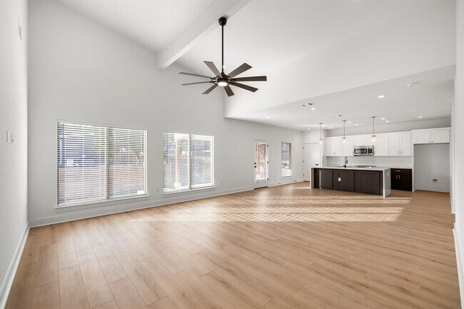 Foto del edificio - 8631 Bighorn Cir