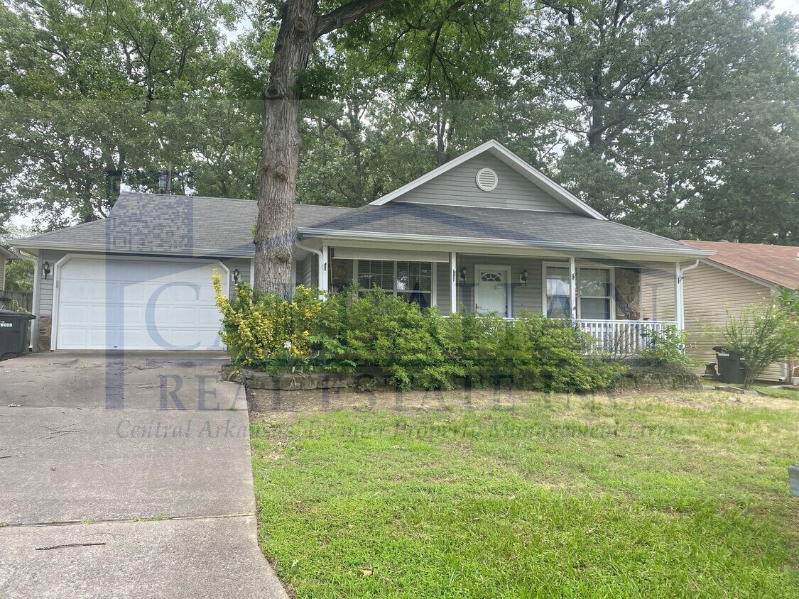 Primary Photo - Sherwood 3 Bedroom Home