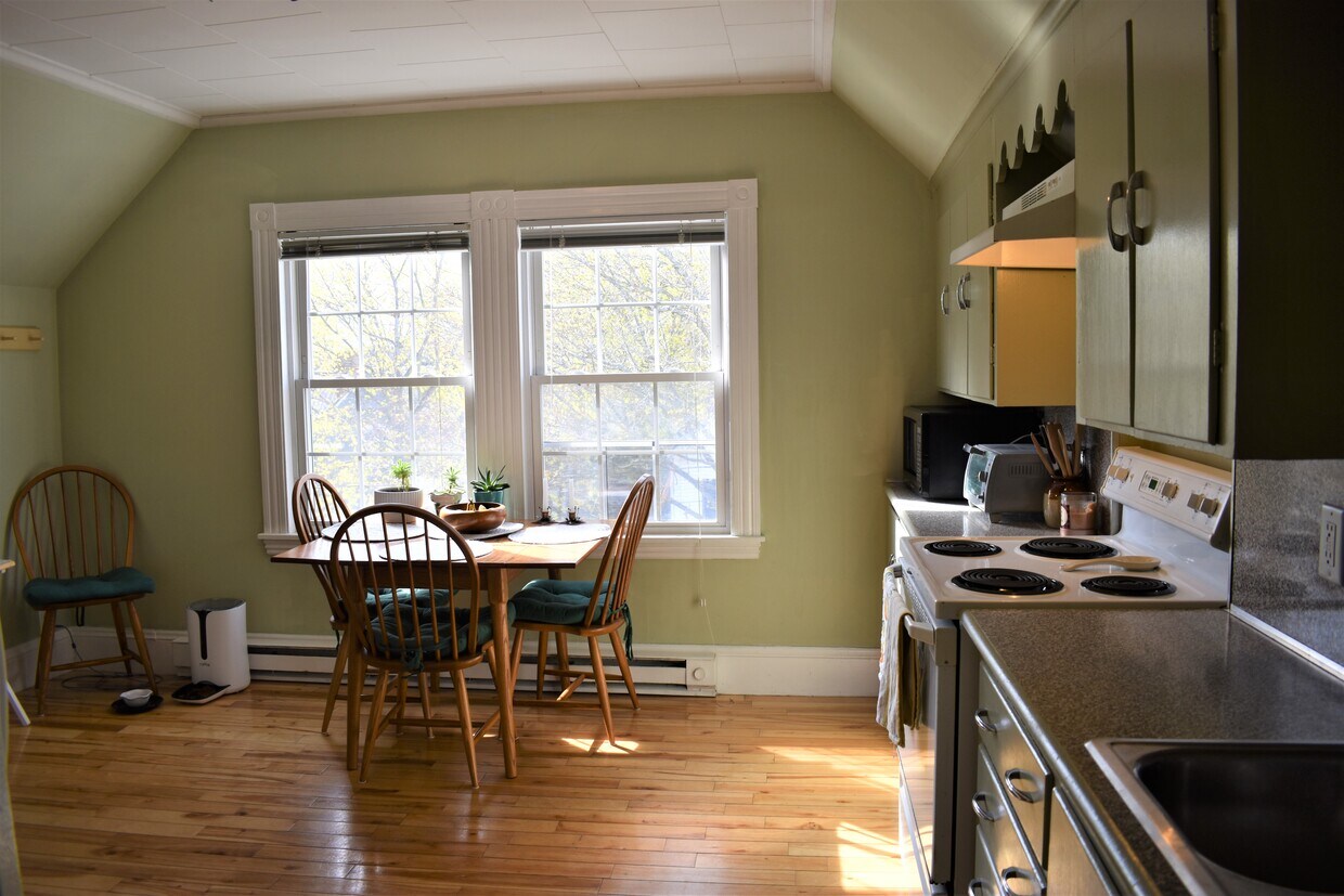 Kitchen - 53 Nichols St