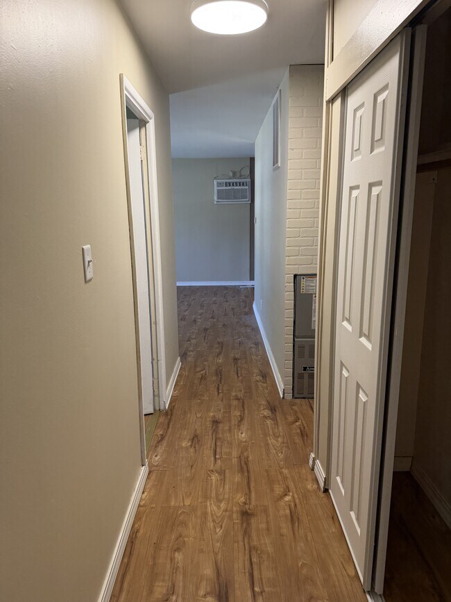 Foto del edificio - 1805 Southwood Dr