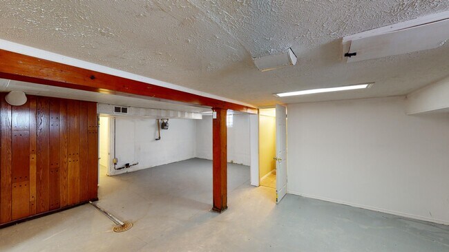 Foto del edificio - 1162 Groesbeck Rd