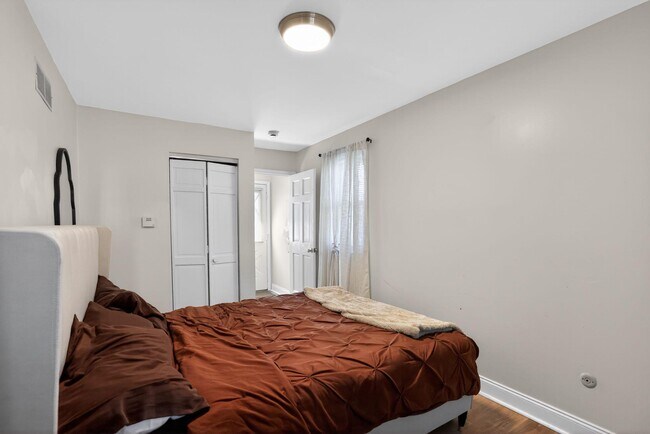 Foto del edificio - 47 E Madison Ave