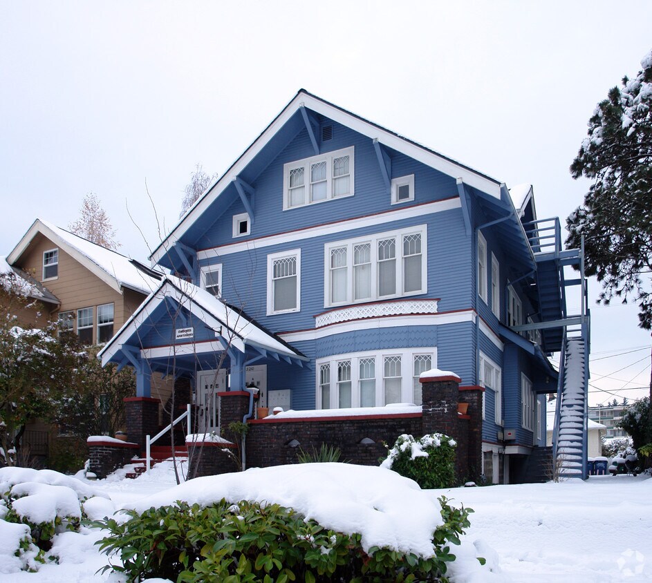 Primary Photo - Galbraith Apartments